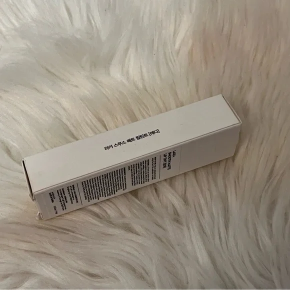 NWT LAKA - Smooth Matte Liptint By LAKA EDI - Picture 6 of 9